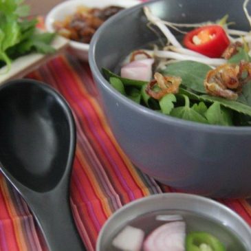 ready to eat - Vietnamese beef noodle soup www.compassandfork.com