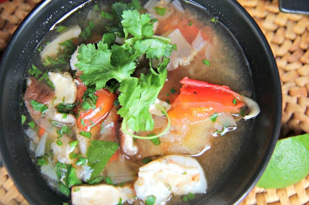 A Foodies Guide to the Best of Thailand tom yum soup www.compassandfork.com