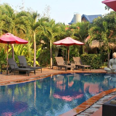How to Find the Perfect Accommodation for your trip www.compassandfork.com