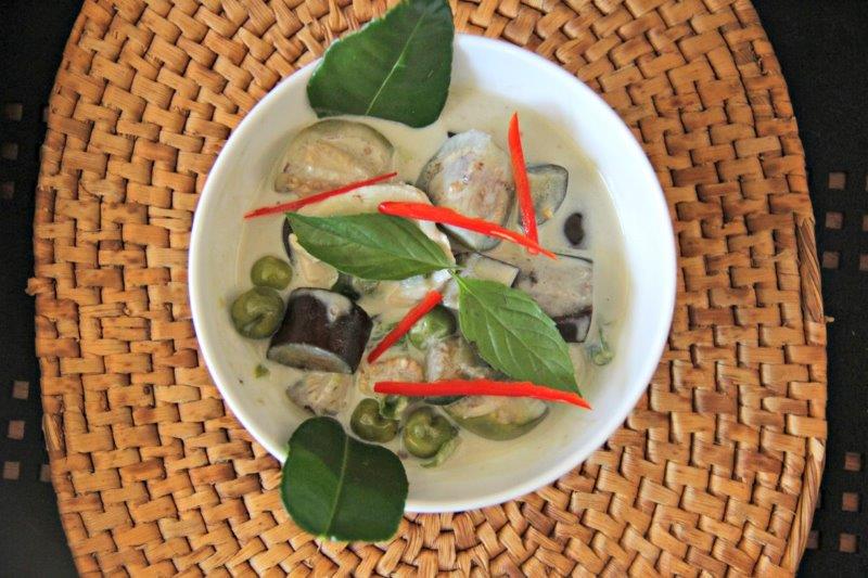 Serving - wonderful green curry to make you feel blissful www.compassandfork.com
