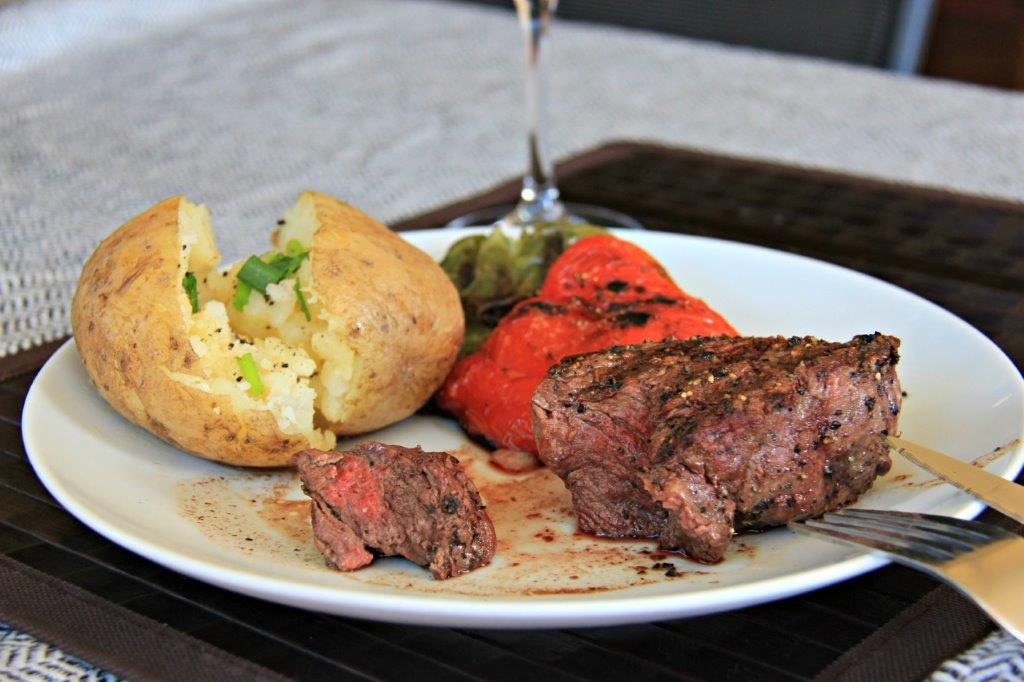 10 of the Most Popular Dinner Recipes from Around the World - Griledl Steak Argentina www.compassandfork.com
