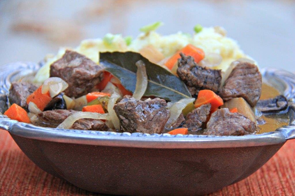 Easy Red Wine and Herb Casserole in the Slow Cooker