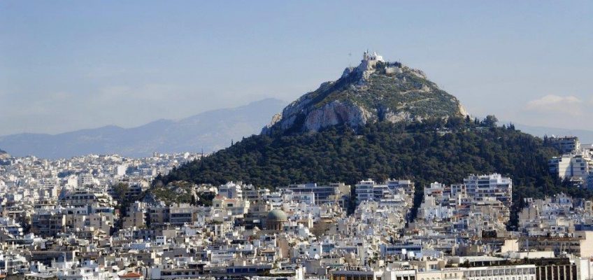 The One Thing that Really Surprised Me About Athens Greece - The Best things to See and do in Athens Greece www.compassandfork.com